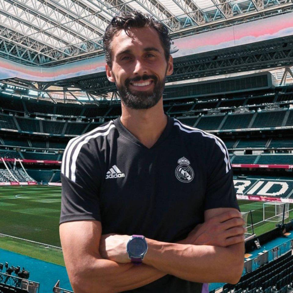 KAIYUNAPP-一夜双线豪门压力测试!皇马新帅西甲首秀,英超利物浦想打破怪圈