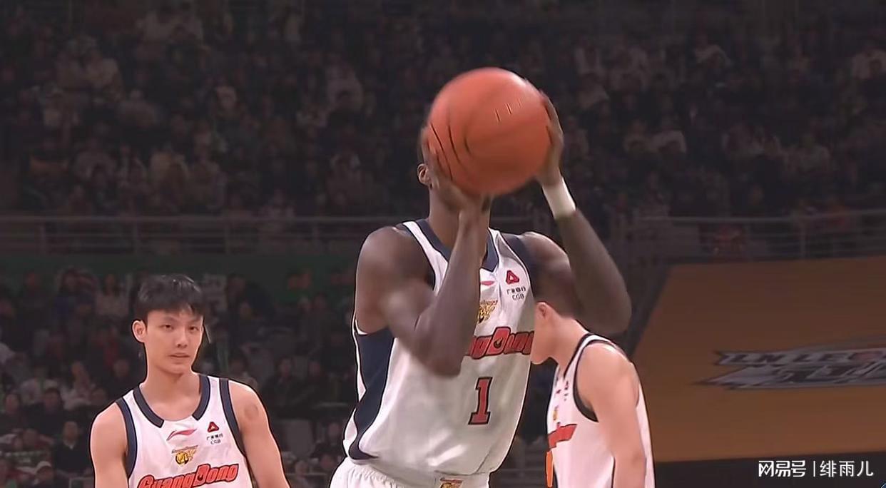 开云下载-取代杜锋?CBA最强主教练示好广东队,朱芳雨敲定“换帅”人选